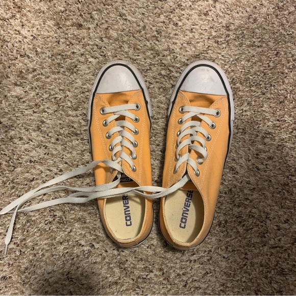 Peach converse sneaker - Picture 2 of 6